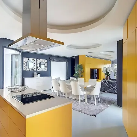 Bonsai By Interhome